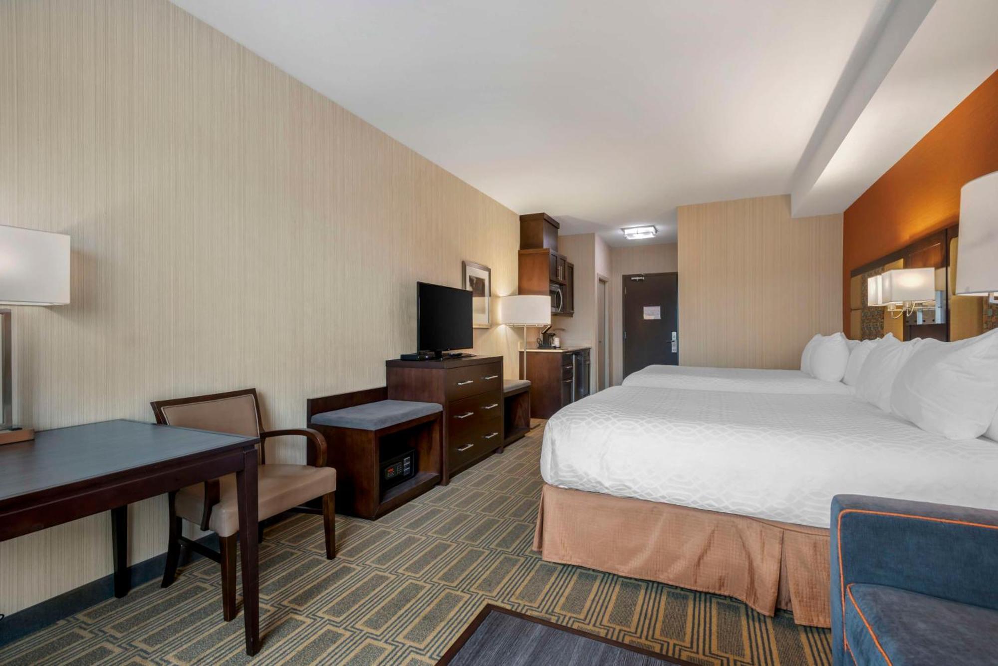 Best Western Plus Chateau Fort St. John מראה חיצוני תמונה