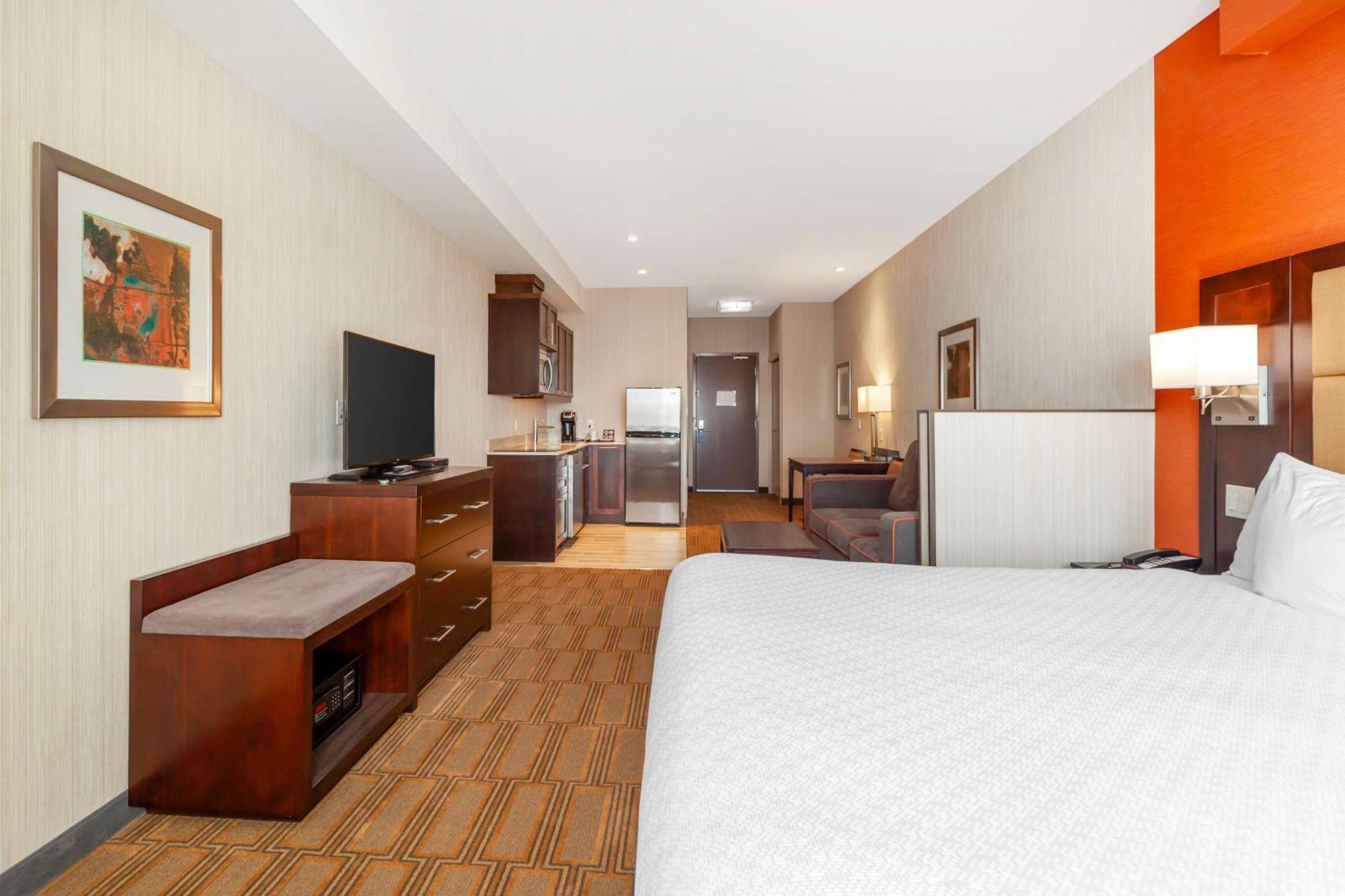 Best Western Plus Chateau Fort St. John מראה חיצוני תמונה