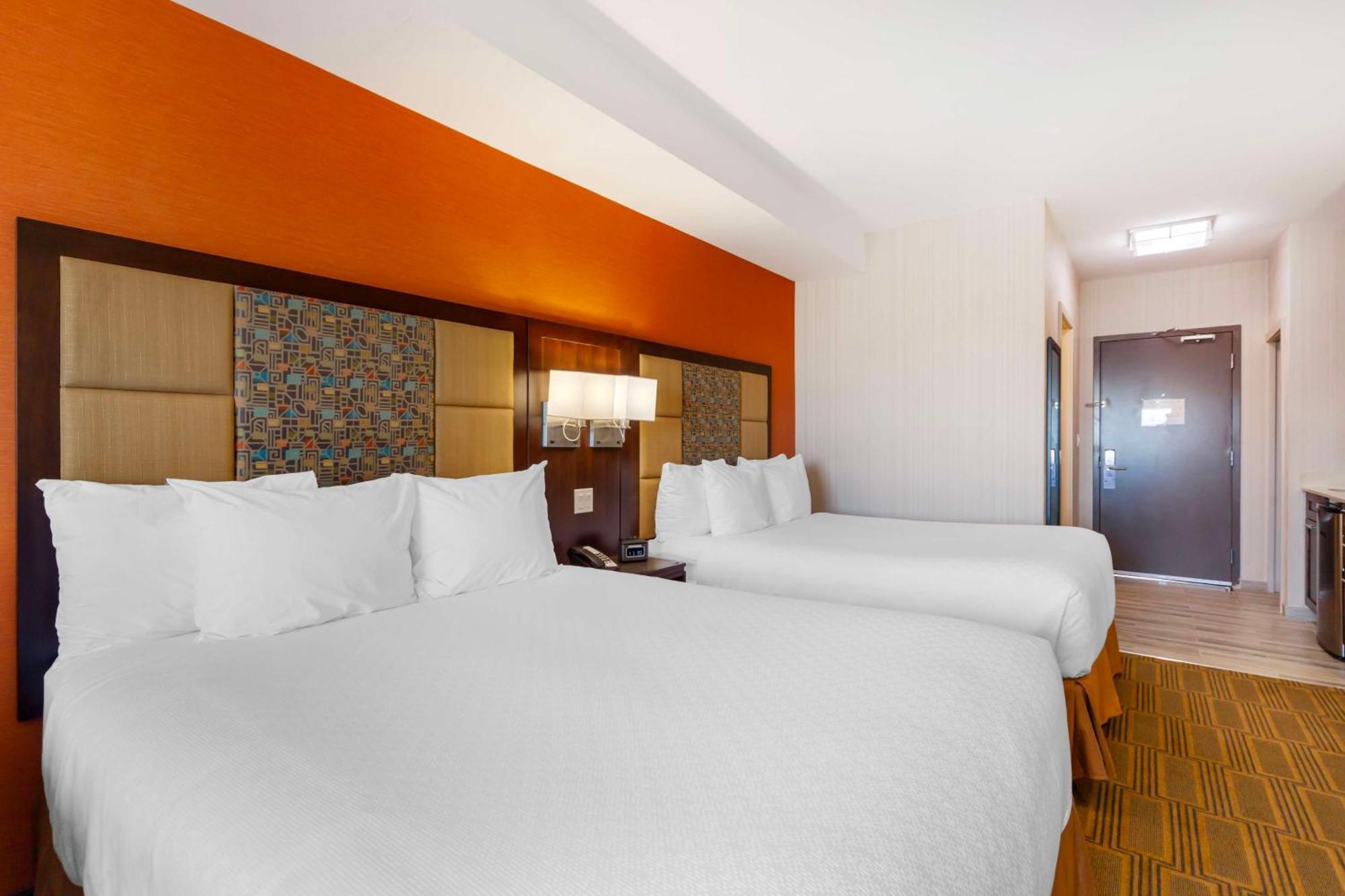 Best Western Plus Chateau Fort St. John מראה חיצוני תמונה