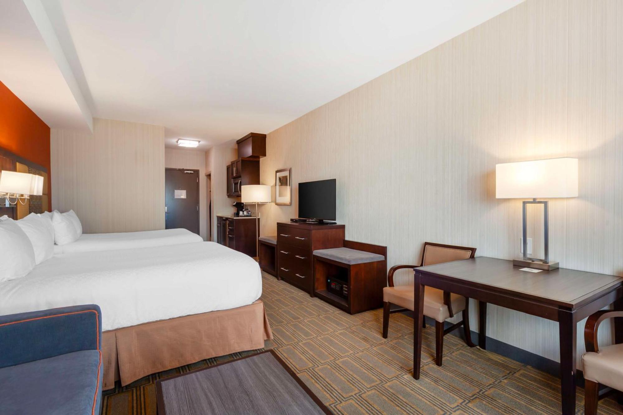 Best Western Plus Chateau Fort St. John מראה חיצוני תמונה